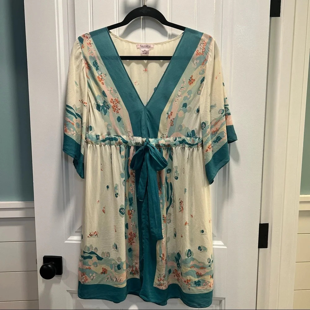 Fleurette 100%‎ Silk Lightweight Sheer Short Sleeved Tunic. Size Medium.